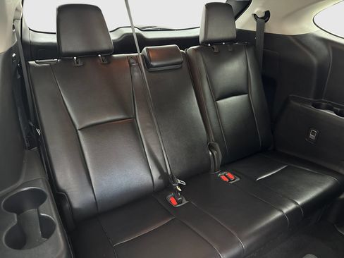 Used 2021 Toyota Highlander XLE FWD image 49