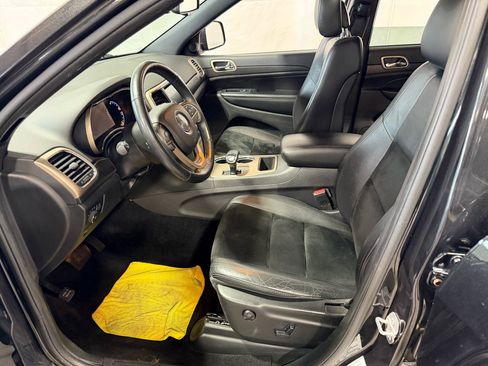 Used 2015 Jeep Grand Cherokee Altitude AWD/4WD image 23