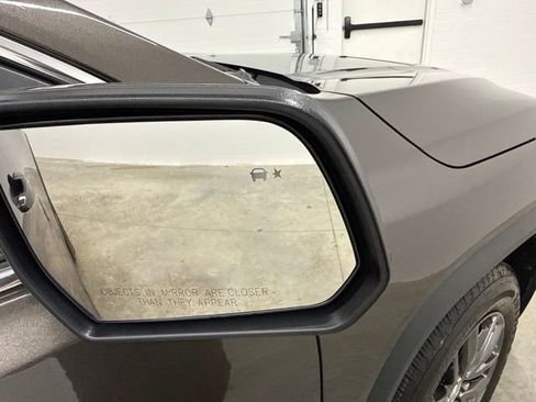 Used 2019 GMC Acadia SLT AWD/4WD image 10