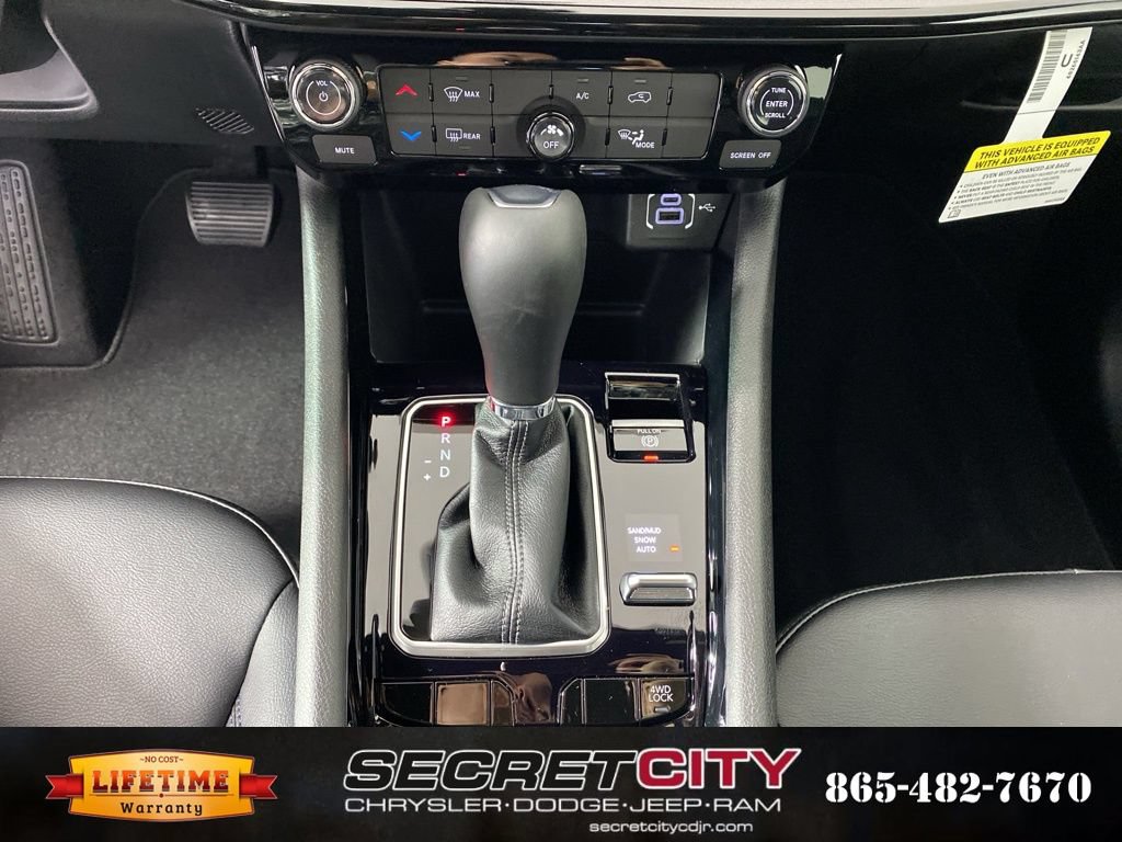 New 2026 Jeep Compass Latitude AWD/4WD image 24