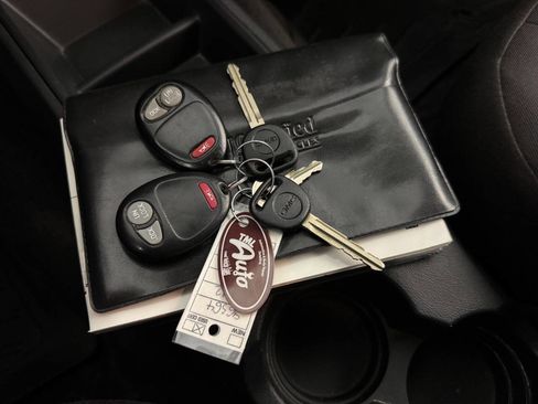 Used 2012 GMC Canyon SLE image 30