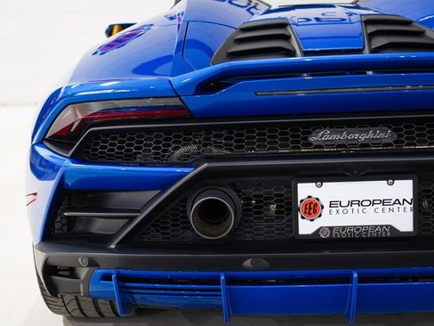 Used 2023 Lamborghini Huracan EVO image 37