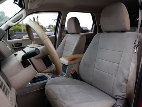 Used 2012 Ford Escape XLT FWD image 9