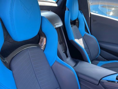 Used 2023 Chevrolet Corvette Stingray Premium Conv w/ Z51 Performance Package RWD image 7