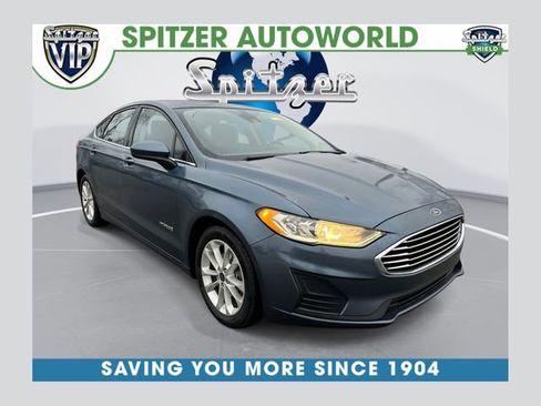 Used 2019 Ford Fusion SE image 1