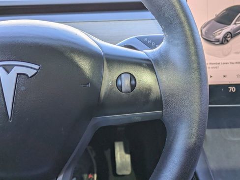 Used 2023 Tesla Model 3 Standard Range image 18