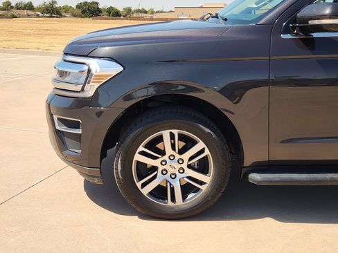 Used 2024 Ford Expedition Limited RWD image 9