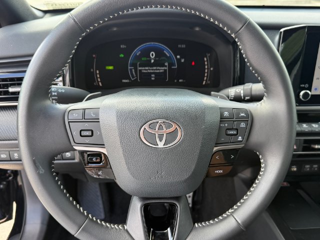 Used 2026 Toyota Camry SE FWD image 13