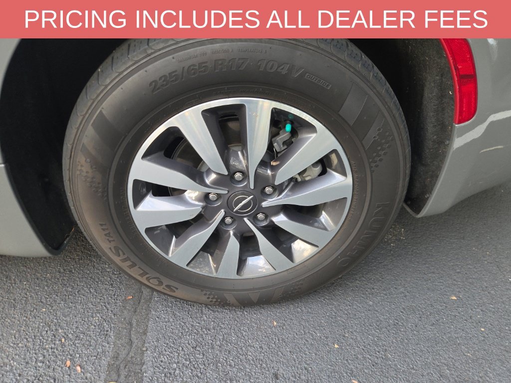 Used 2022 Chrysler Pacifica Touring-L FWD image 13
