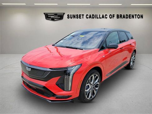 New 2026 Cadillac Optiq V AWD/4WD image 8
