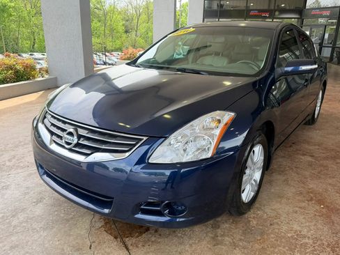 Used 2010 Nissan Altima 2.5 SL w/ SL Pkg image 3
