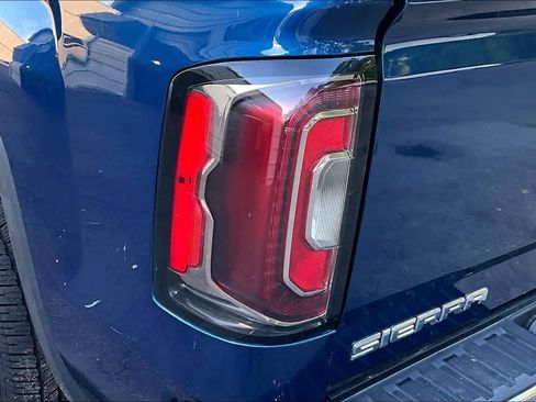Used 2017 GMC Sierra 1500 SLT w/ SLT Premium Package AWD/4WD image 27