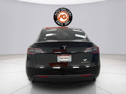 Used 2023 Tesla Model Y Performance image 6
