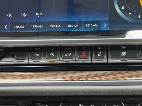 Used 2023 Chevrolet Silverado 1500 LT image 14