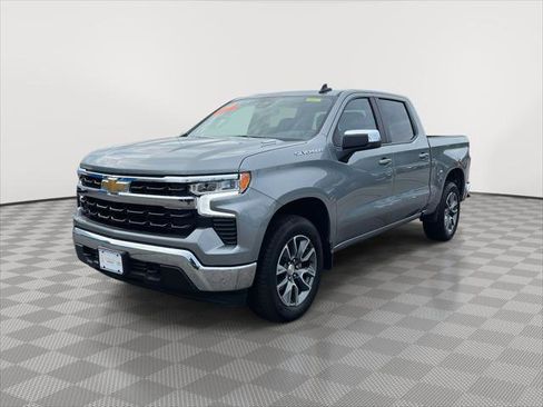 Used 2025 Chevrolet Silverado 1500 LT image 3