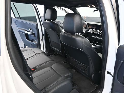 Used 2023 Mercedes-Benz EQB 300 4MATIC image 23