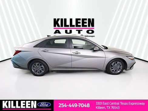 Used 2024 Hyundai Elantra SEL FWD image 9
