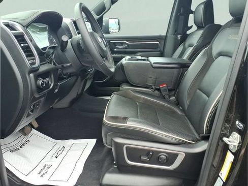 Used 2025 RAM 1500 Laramie AWD/4WD image 19