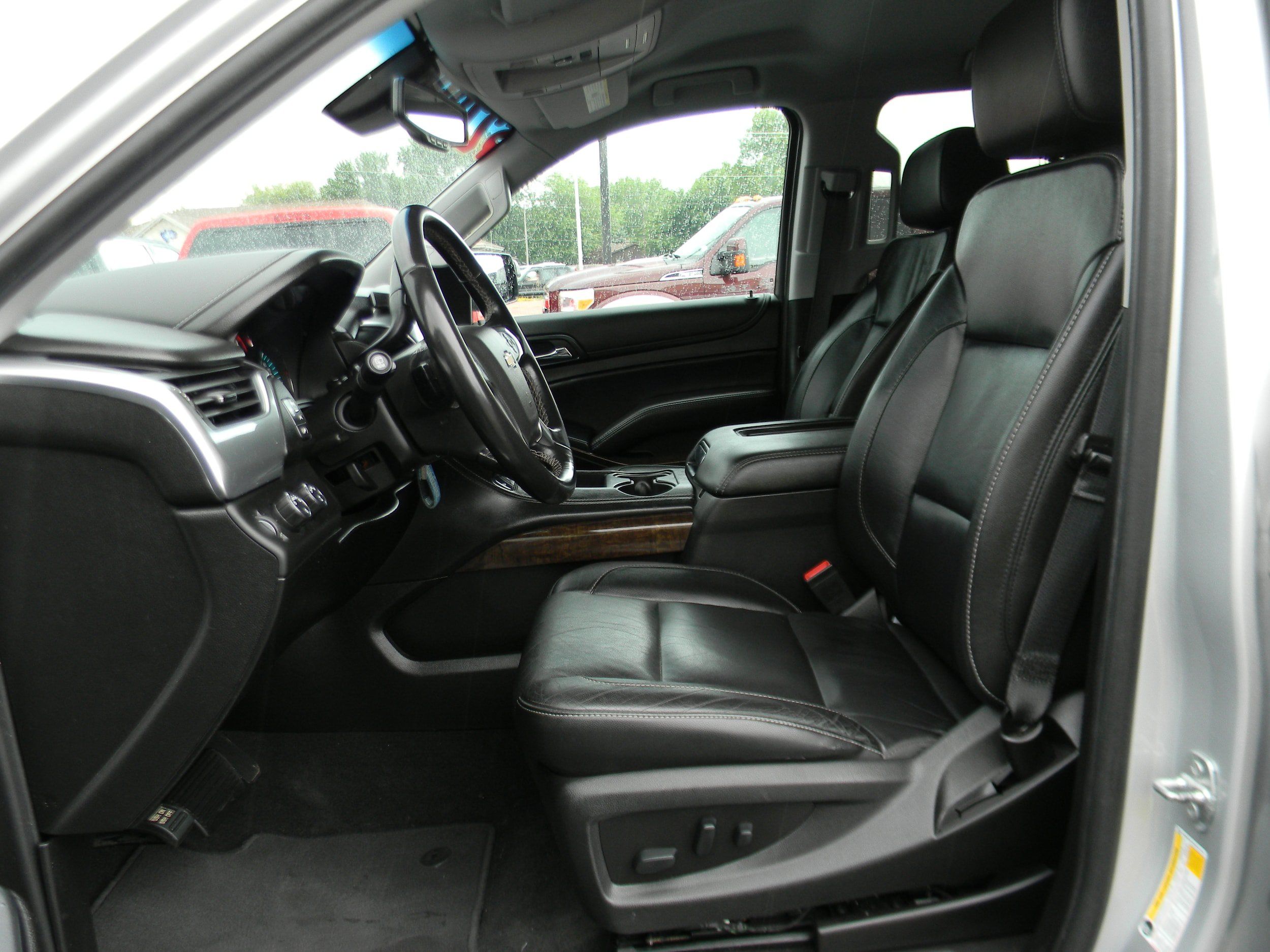 Used 2019 Chevrolet Suburban LT AWD/4WD image 4
