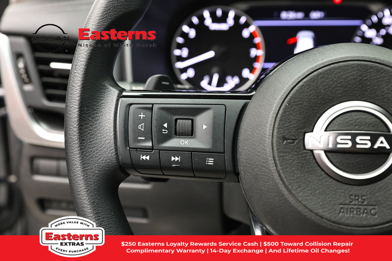 Used 2023 Nissan Rogue SV AWD/4WD image 15