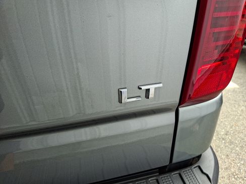 Used 2023 Chevrolet Silverado 1500 LT AWD/4WD image 31