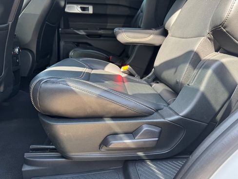 Certified 2020 Ford Explorer ST w/ Premium Technology Package AWD/4WD image 9