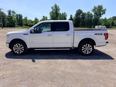 Used 2015 Ford F150 Lariat w/ Equipment Group 502A Luxury AWD/4WD image 4