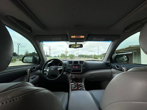 Used 2013 Toyota Highlander Limited AWD/4WD image 19