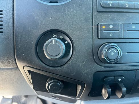 Used 2015 Ford F550 4x4 Regular Cab Super Duty image 21