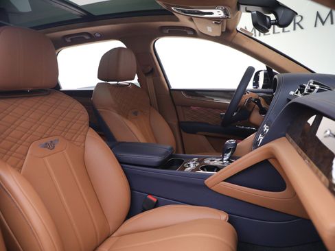 New 2026 Bentley Bentayga AWD/4WD image 24
