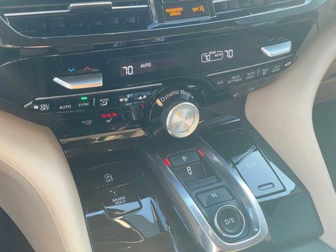 Certified 2025 Acura MDX SH-AWD w/ Technology Package image 24