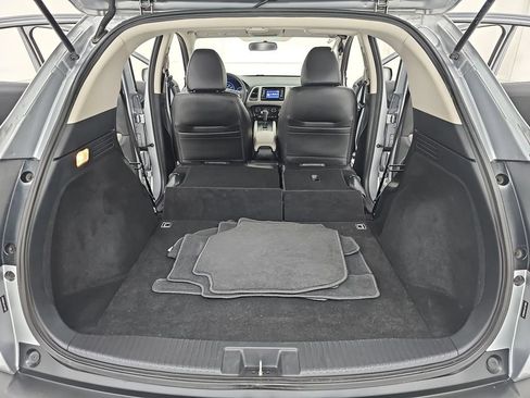 Used 2018 Honda HR-V LX image 15