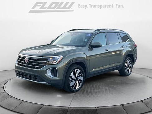 Certified 2026 Volkswagen Atlas SE w/ Panoramic Sunroof Package AWD/4WD image 4