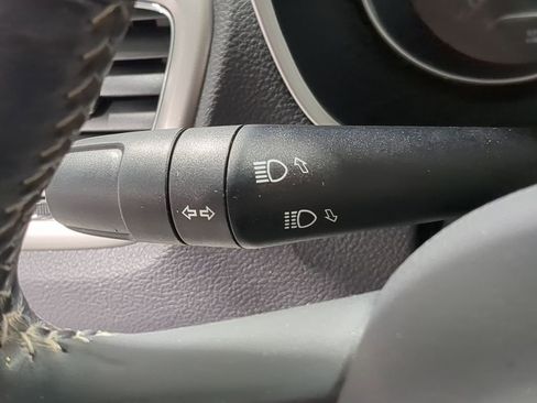 Used 2019 Jeep Compass Latitude image 38