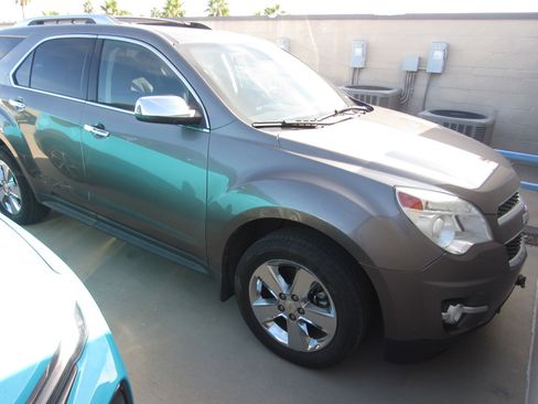 Used 2012 Chevrolet Equinox LTZ image 2