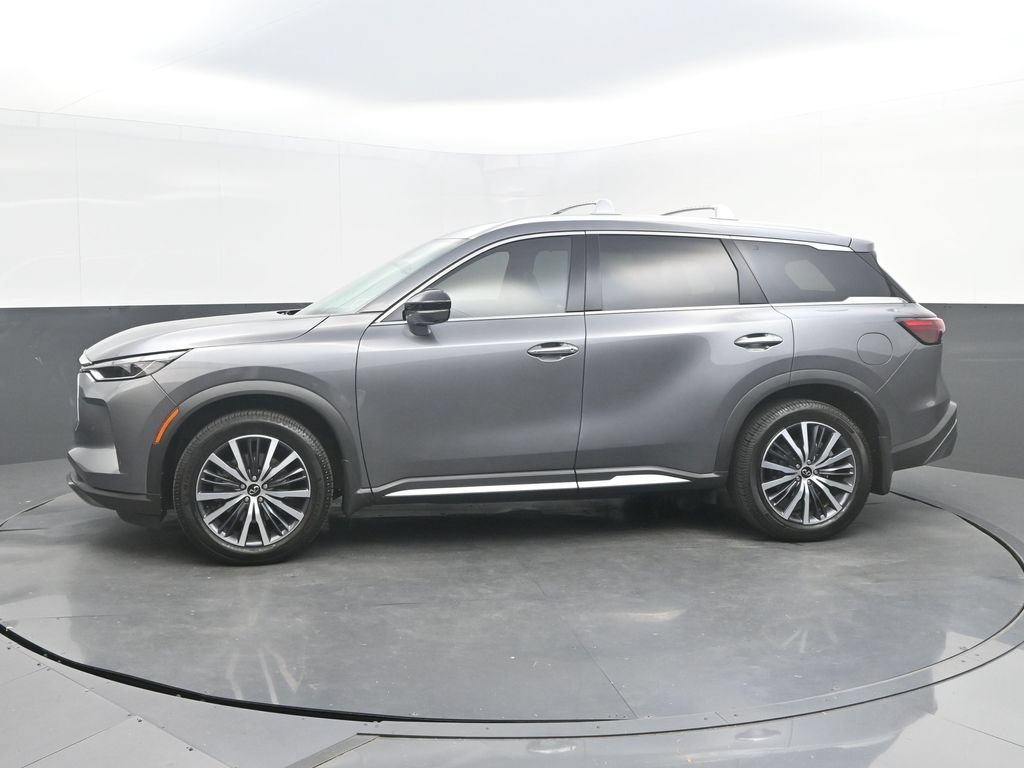 Used 2023 INFINITI QX60 Sensory w/ Vision Package AWD/4WD image 2