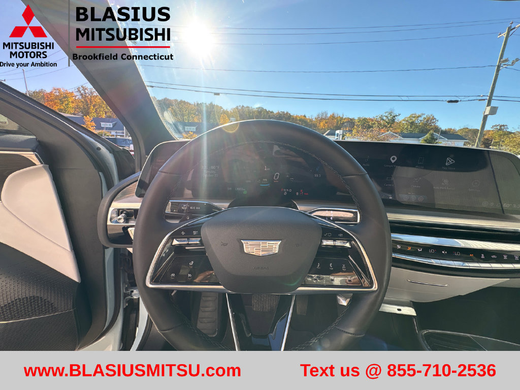 Used 2024 Cadillac Lyriq Luxury AWD/4WD image 20