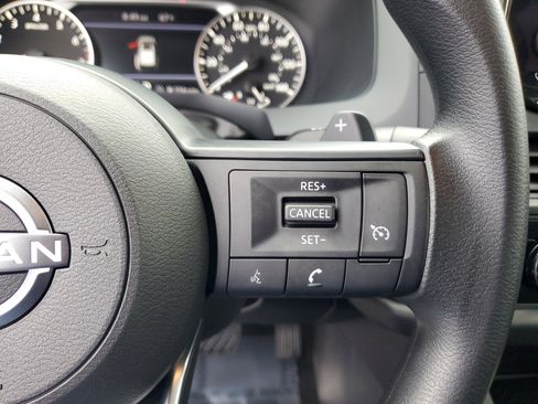 Used 2024 Nissan Pathfinder S image 21