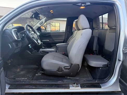 Used 2018 Toyota Tacoma SR5 image 33