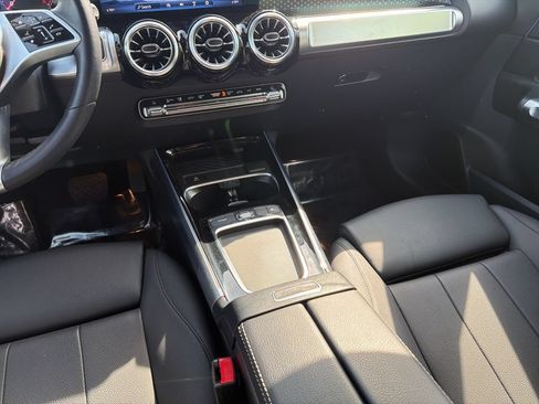 Used 2025 Mercedes-Benz GLB 250 image 13