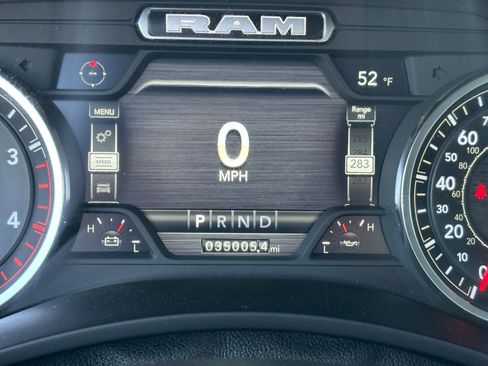 Used 2024 RAM 2500 Laramie image 12