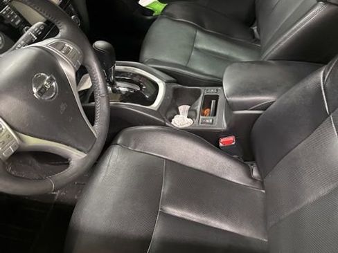 Used 2015 Nissan Rogue SL w/ SL Premium Package image 3