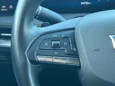 Certified 2025 Cadillac XT4 Premium Luxury image 37