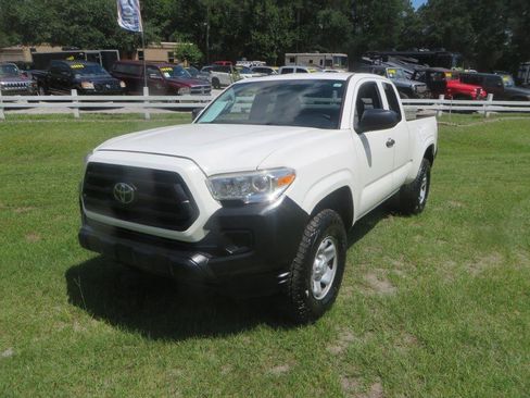 Used 2020 Toyota Tacoma SR AWD/4WD image 2