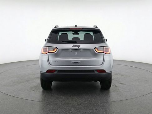 Used 2025 Jeep Compass Trailhawk image 7
