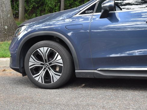 Used 2023 Mercedes-Benz EQE 350+ 4MATIC SUV w/ Exclusive Trim Package image 32