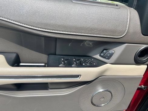 Used 2018 Ford Expedition Max XLT w/ Equipment Group 202A AWD/4WD image 22