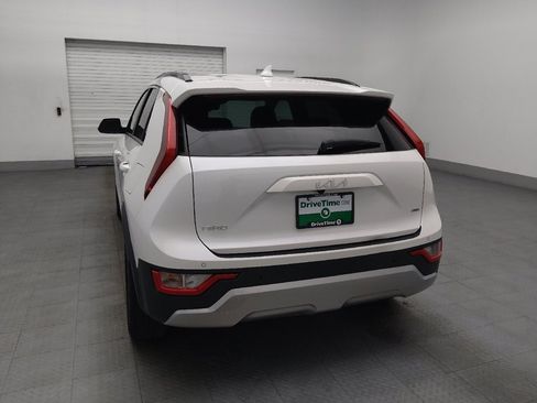 Used 2023 Kia Niro EX FWD image 6