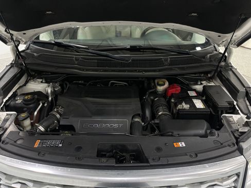 Used 2016 Ford Explorer Platinum image 27