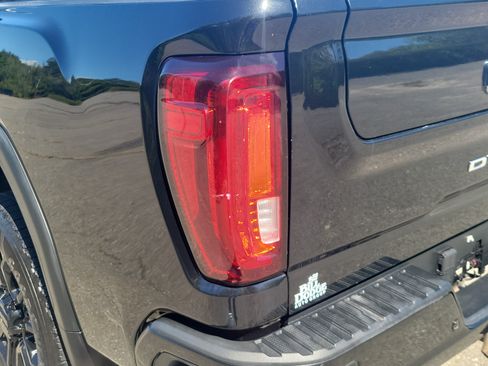Used 2021 GMC Sierra 3500 Denali w/ Denali Black Diamond Edition AWD/4WD image 11